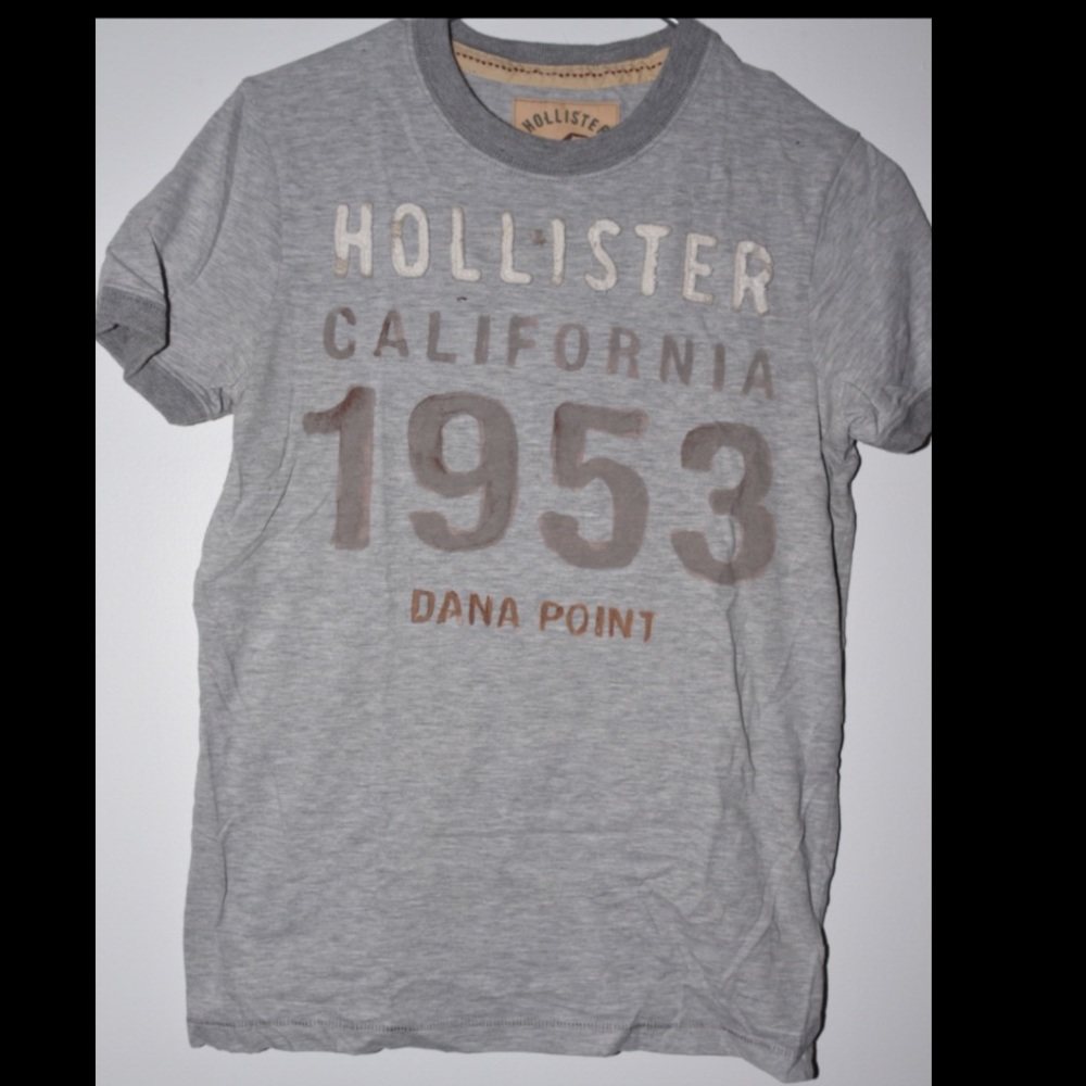 Hollister tee